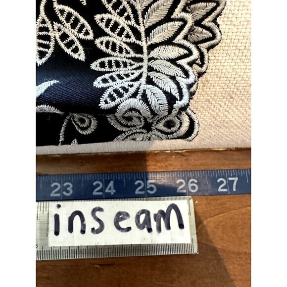 Ann Taylor Woman's Embroidered Trousers Size 8 Black Office Modern Work Minimal - Picture 8 of 16